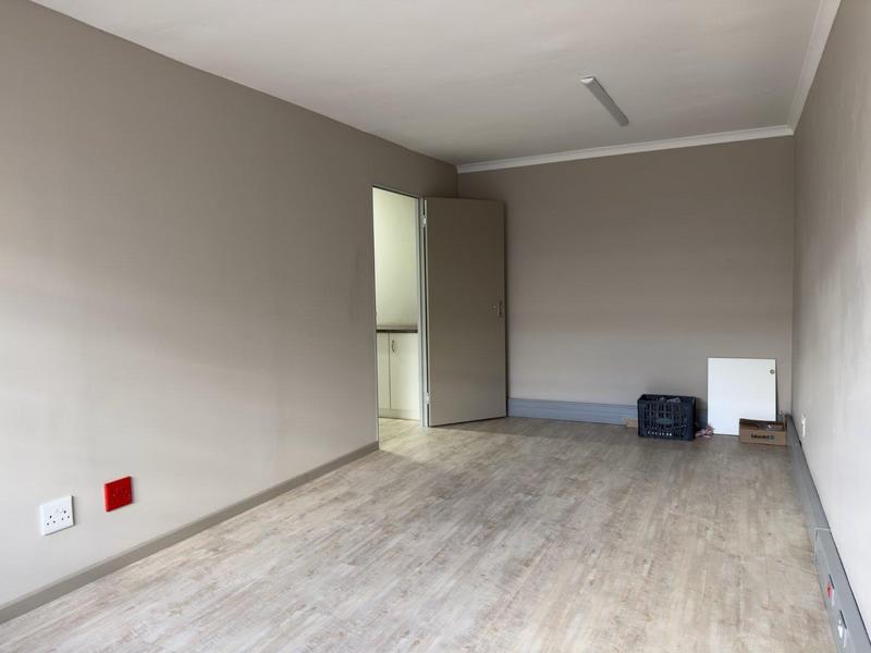 To Let commercial Property for Rent in Wynberg Western Cape